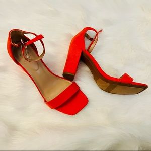 ✨NEW! ORANGE RED HEELS WIDE WIDTH✨